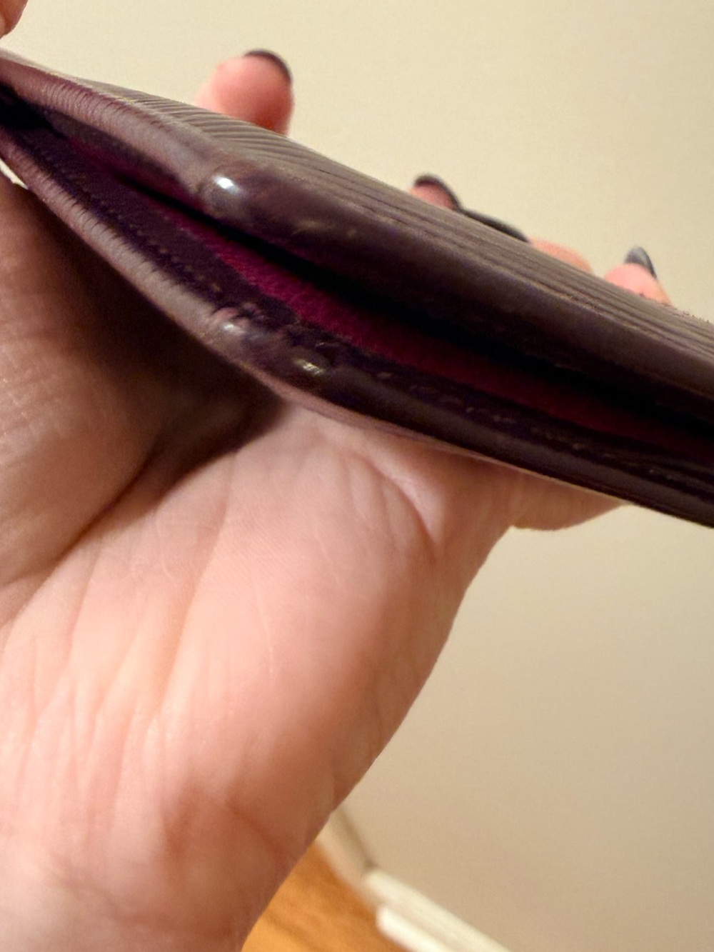 *Authentic* Louis Vuitton - Purple Epi Leather Card Holder - Picture 12 of 13